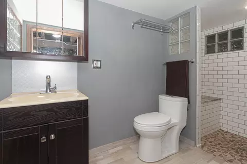 1393 E Walnut Ave, Des Plaines, IL 60016 photo 15