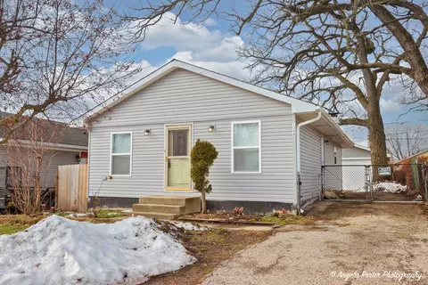 1326 N Oak Ave, Round Lake Beach, IL 60073