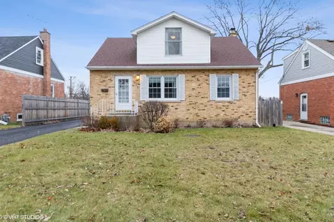 511 N Elm St, Mount Prospect, IL 60056