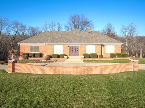 3 Spring Creek Dr, Spring Valley, IL 61362