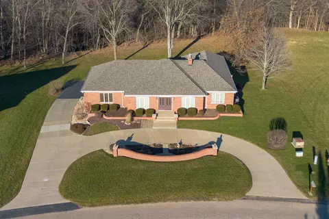 3 Spring Creek Dr, Spring Valley, IL 61362 photo 2