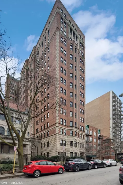 431 W Oakdale Ave #10C, Chicago, IL 60657