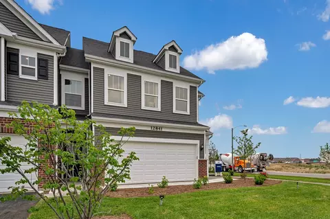 2157 Ryegrass Ln #71003, Bolingbrook, IL 60490
