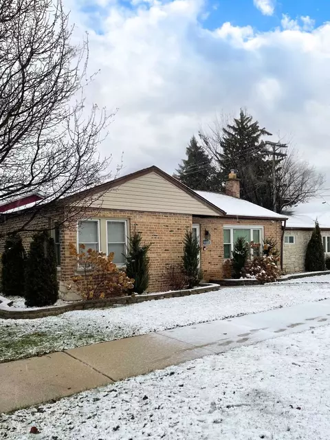 9101 S Sacramento Ave, Evergreen Park, IL 60805