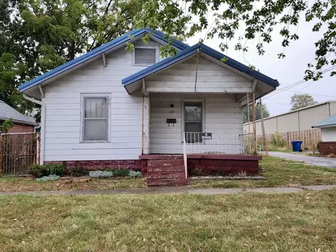 319 N Walnut St, Mount Carmel, IL 62863