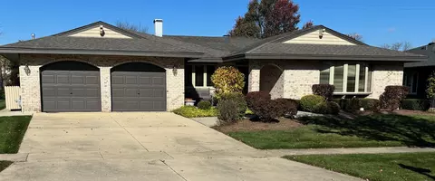 1174 Waltham Ln, Bartlett, IL 60103