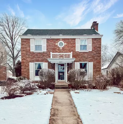 229 N Evergreen Ave, Elmhurst, IL 60126