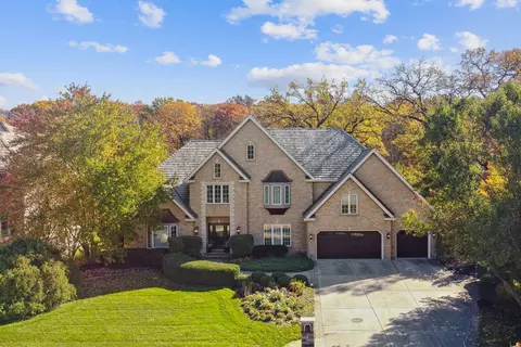 132 Settlers Dr, Naperville, IL 60565