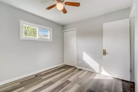 1180 Ash Rd, Hoffman Estates, IL 60169 photo 21