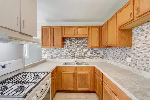 1180 Ash Rd, Hoffman Estates, IL 60169 photo 7