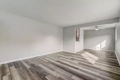 1180 Ash Rd, Hoffman Estates, IL 60169 photo 3