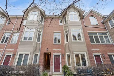 1251 W Fletcher St #H, Chicago, IL 60657