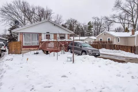 1332 Sunset Dr, Round Lake Beach, IL 60073