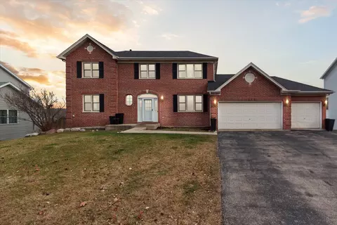 1245 Hunters Rdg W, Hoffman Estates, IL 60192