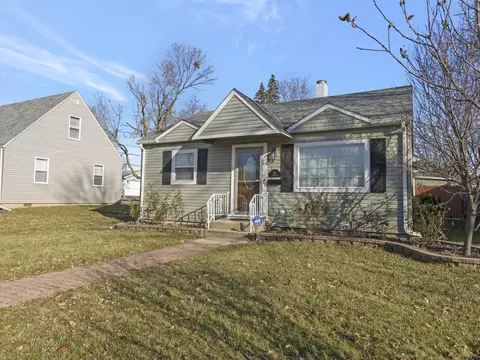 110 Park Dr, Joliet, IL 60436