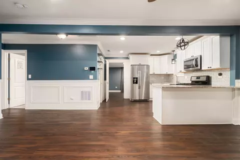 14637 Spaulding Ave, Midlothian, IL 60445 photo 2