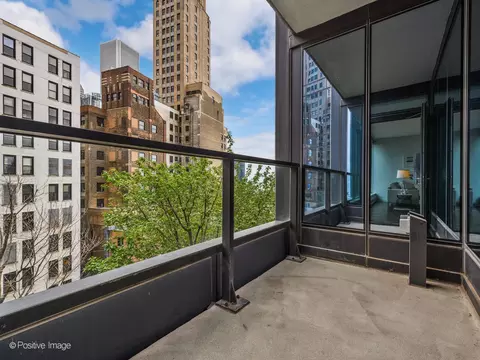 Exterior - 60 E Monroe St #1708, Chicago, IL 60603 photo 2 of 5
