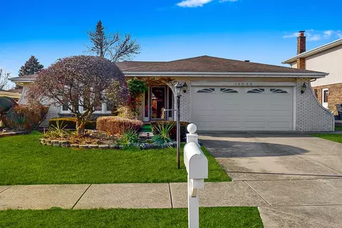 10726 W Olympia Cir, Palos Hills, IL 60465