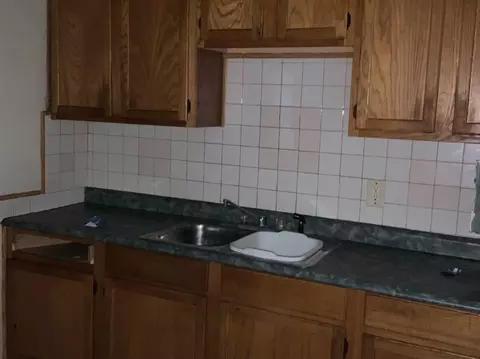 405 Sehring Ave, Joliet, IL 60436 photo 4