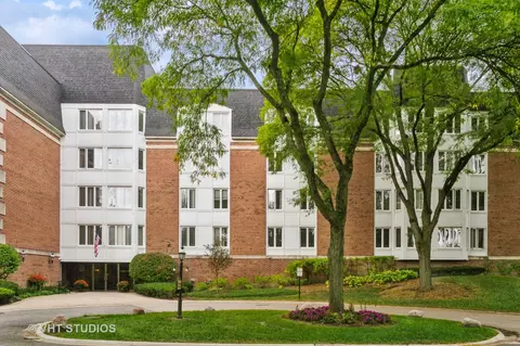 175 Lake Blvd #334, Buffalo Grove, IL 60089