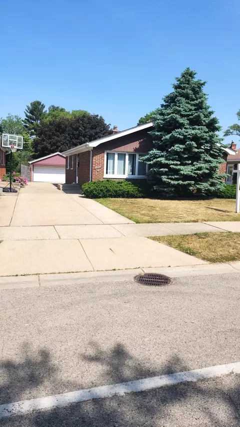 8624 Frontage Rd, Morton Grove, IL 60053