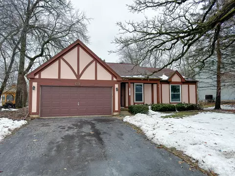 1301 Blue Ridge Pkwy, Algonquin, IL 60102
