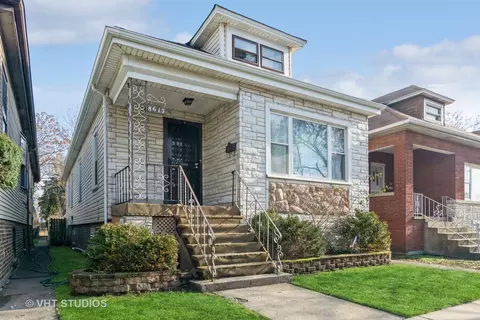 8615 S Saginaw Ave, Chicago, IL 60617