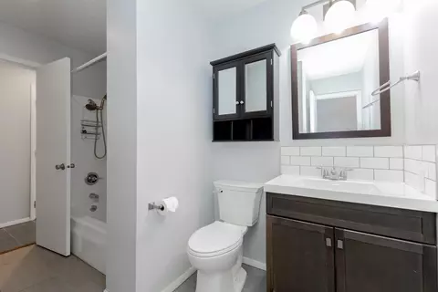 Bath - 18 Cedar Ct, Bloomington, IL 61701 photo 1 of 4