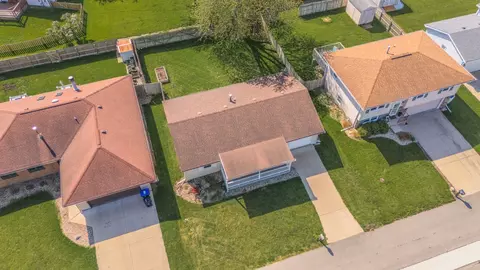 View/Area - 18 Cedar Ct, Bloomington, IL 61701 photo 3 of 3
