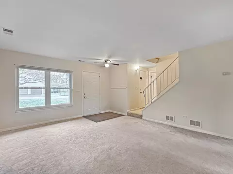 43 Willow Cir, Cary, IL 60013 photo 12