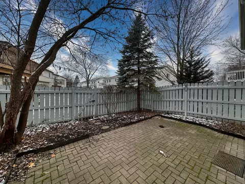 43 Willow Cir, Cary, IL 60013 photo 9