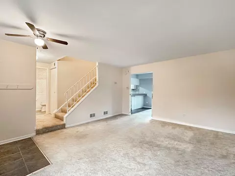43 Willow Cir, Cary, IL 60013 photo 3