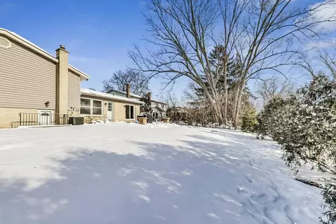 715 W Hackberry Dr, Arlington Heights, IL 60004 photo 32