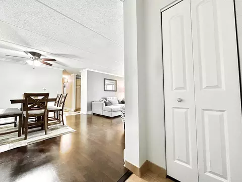 573 Fairway View Dr #3B, Wheeling, IL 60090 photo 2