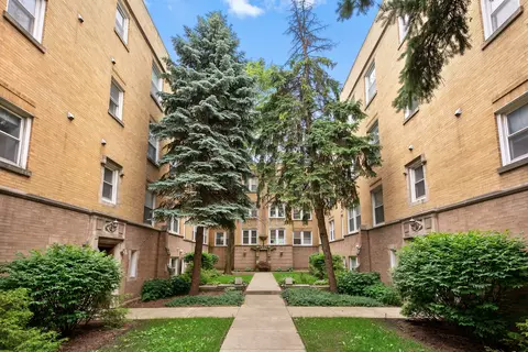 3915 W Addison St #1C, Chicago, IL 60618