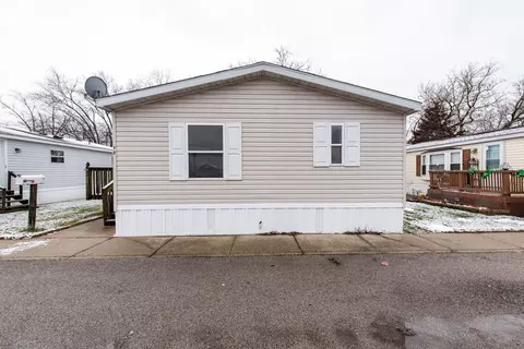 517 Main St, Park City, IL 60085