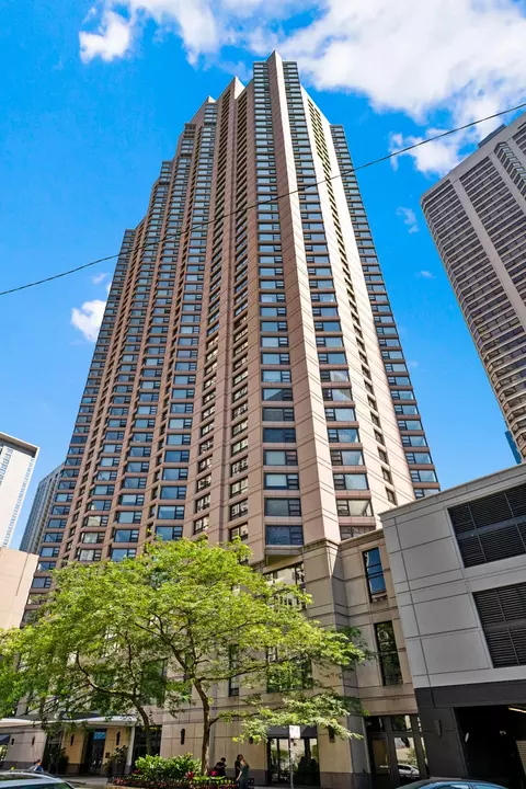 401 E Ontario St #3901, Chicago, IL 60611