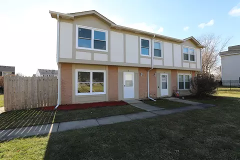 11 Fernwood Dr # Q, Bolingbrook, IL 60440