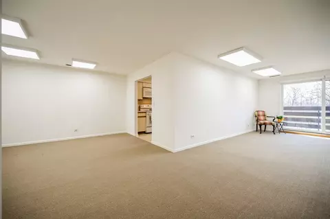 2000 Chestnut Ave #111, Glenview, IL 60025 photo 3