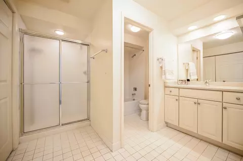 2000 Chestnut Ave #111, Glenview, IL 60025 photo 9