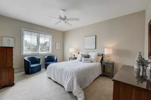 Bedroom - 2024 Mackenzie Pl, Wheaton, IL 60187 photo 2 of 2