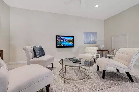 Living - 2024 Mackenzie Pl, Wheaton, IL 60187 photo 3 of 3