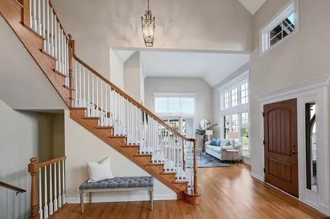 Entry Way - 2024 Mackenzie Pl, Wheaton, IL 60187 photo 1 of 1