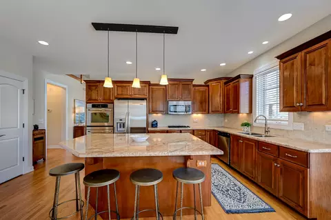 Kitchen - 2024 Mackenzie Pl, Wheaton, IL 60187 photo 3 of 3