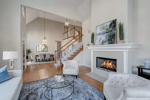 Living - 2024 Mackenzie Pl, Wheaton, IL 60187 photo 2 of 3