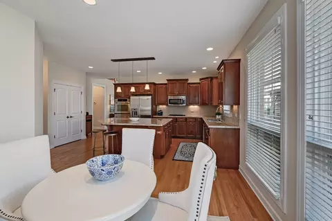 Dining - 2024 Mackenzie Pl, Wheaton, IL 60187 photo 5 of 5