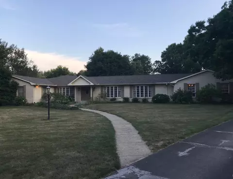 141 Woodlake Rd, Seymour, IL 61875