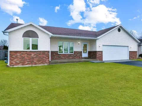 2805 Mary St, Belvidere, IL 61008