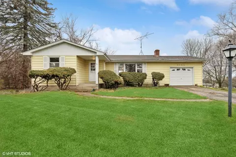 5632 Hanssen Rd, Gurnee, IL 60031