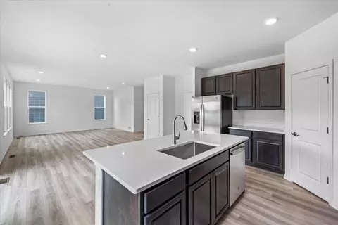 91 Sweetflag Cir, Elgin, IL 60124 photo 17